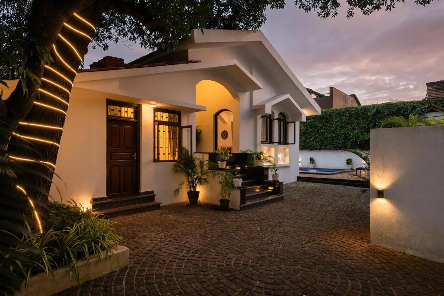 Stone Hearth Villa Anjuna Bagian luar foto